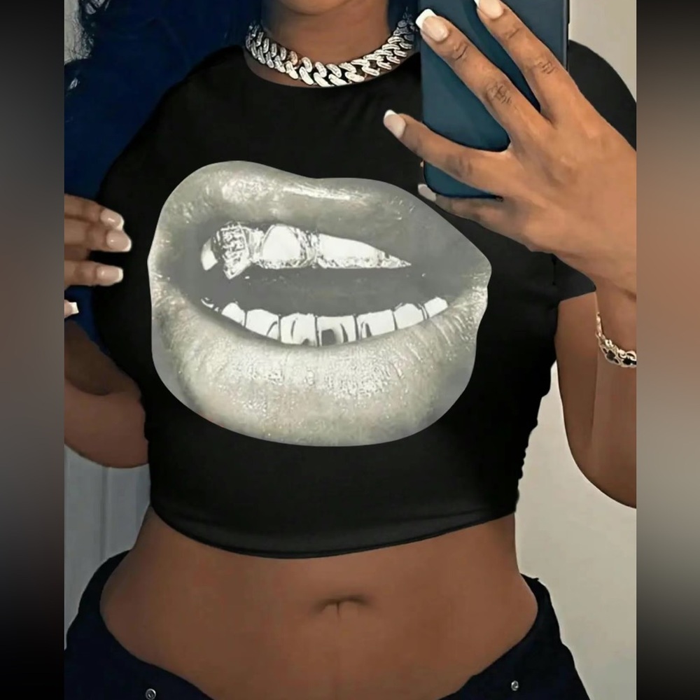 Lip Print Crop 👄